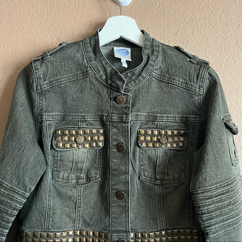 DG2 by Diane Gilman Military Embellished Denim Jacket Size Medium - Picture 3 of 9